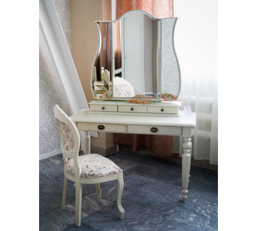 Стол туалетный Лика ММ-137-06 (белая эмаль) Стол туалетный Лика ММ-137-06 (белая эмаль)